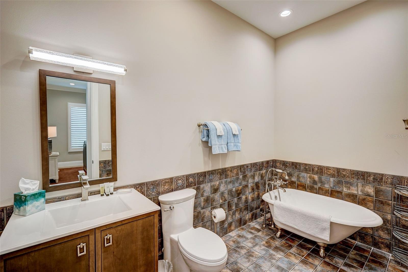 Image 33 of 67 For 125 Blvd Of Presidents