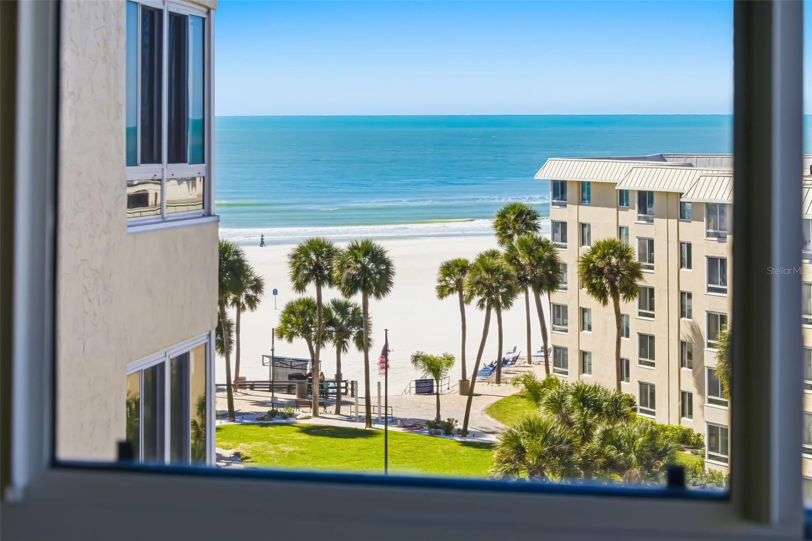 Image 17 of 46 For 5920 Midnight Pass Road 704