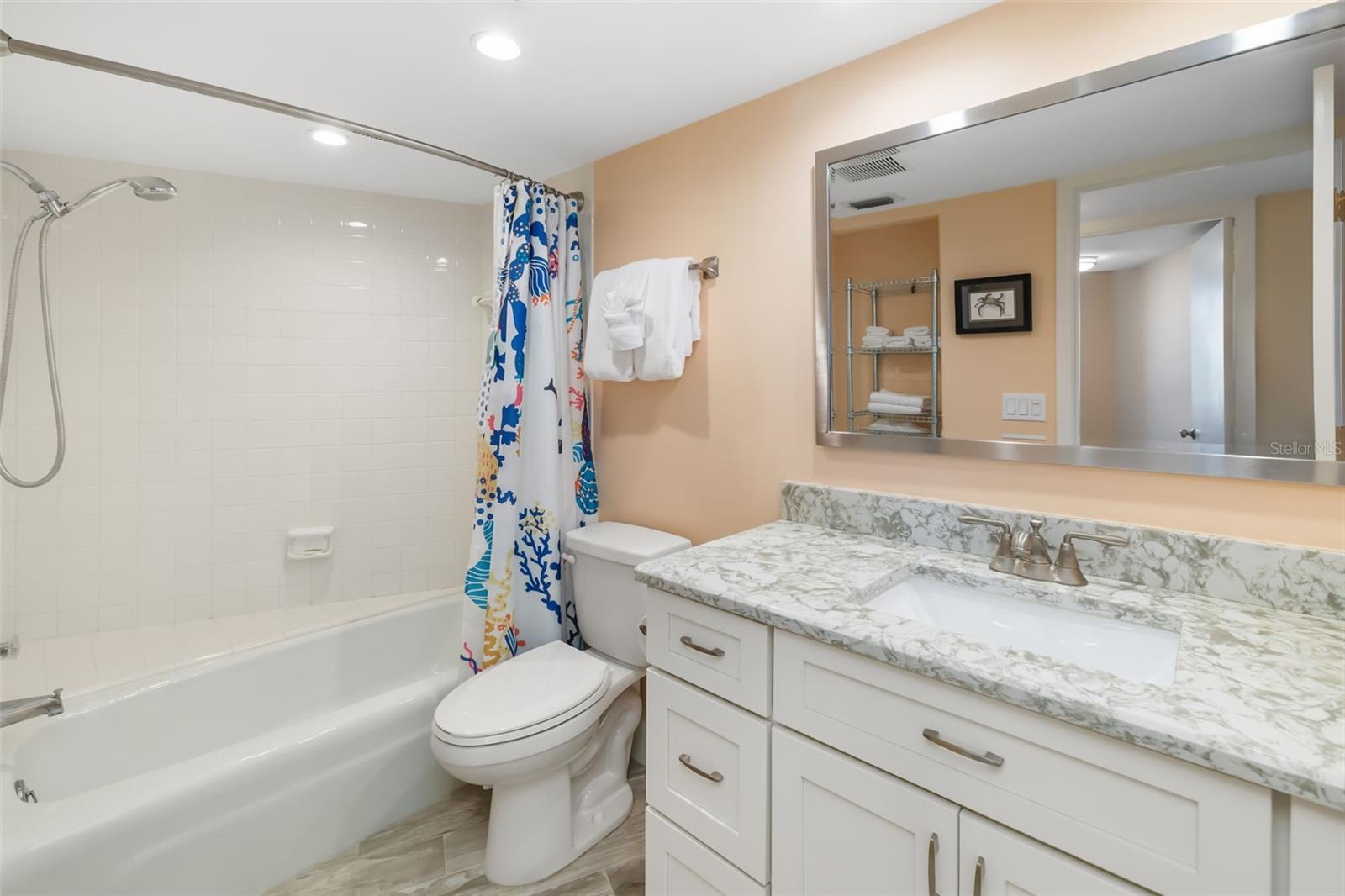 Image 22 of 46 For 5920 Midnight Pass Road 704