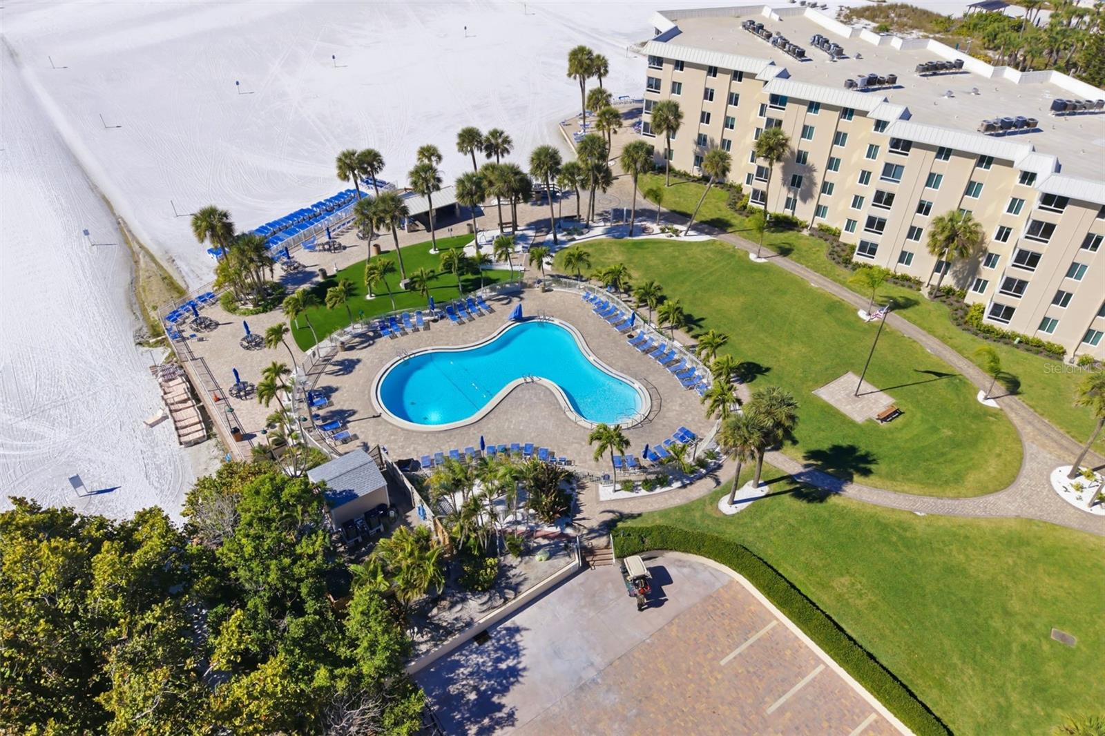 Image 26 of 46 For 5920 Midnight Pass Road 704