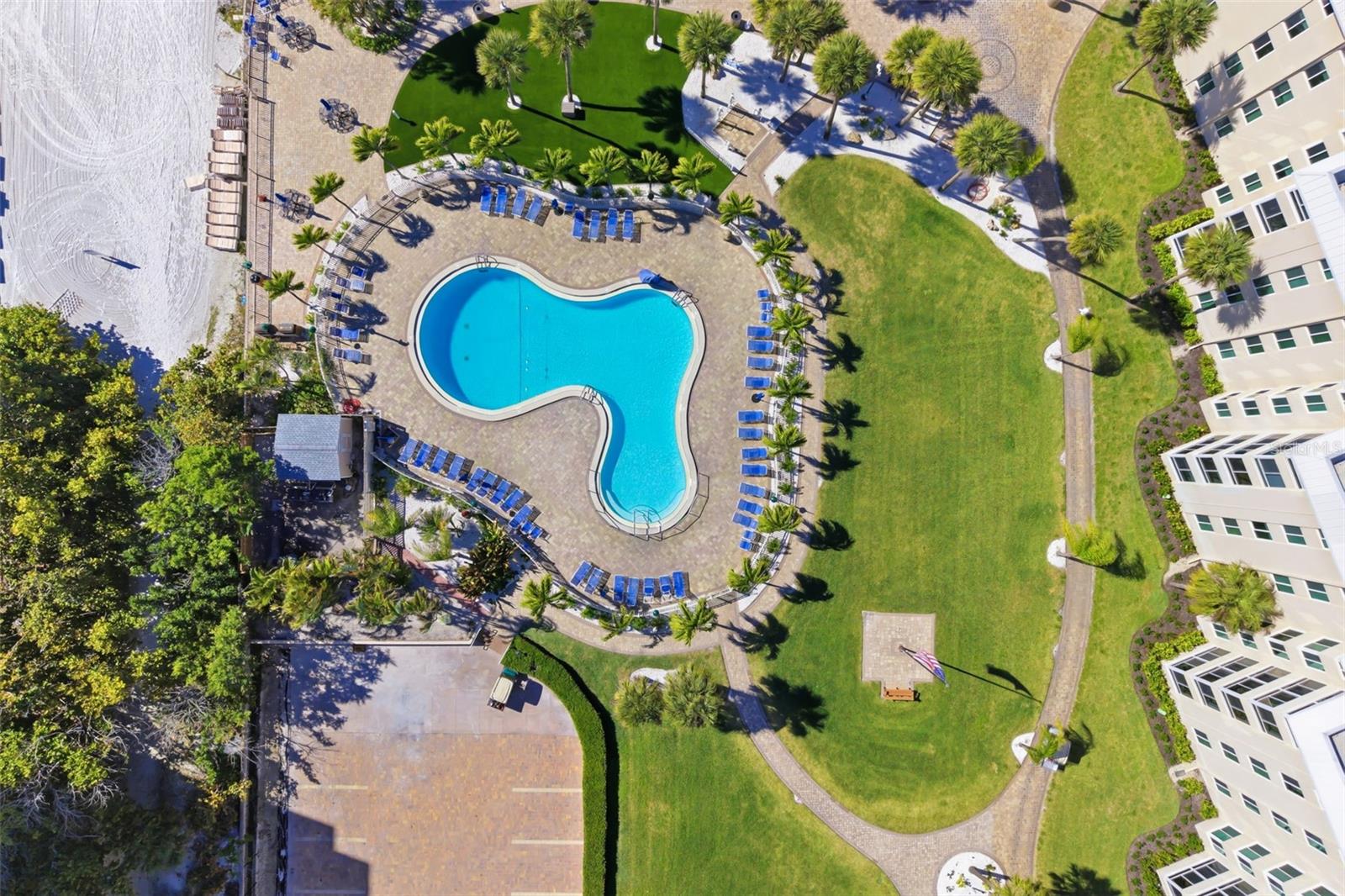 Image 27 of 46 For 5920 Midnight Pass Road 704