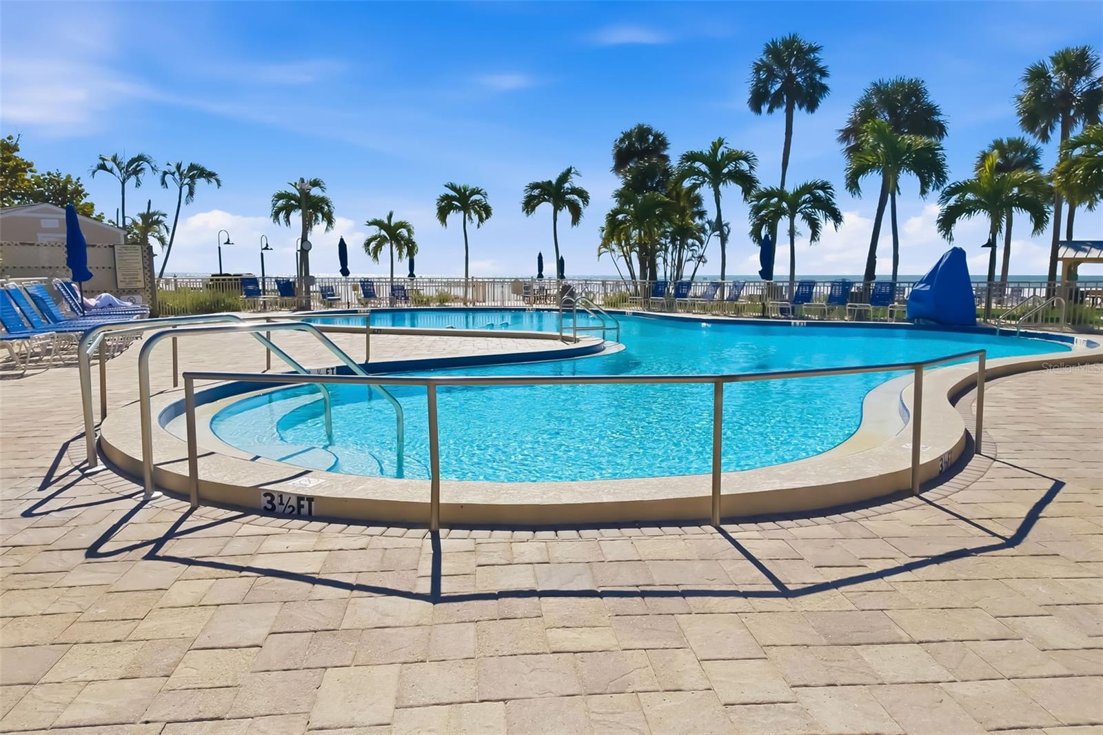 Image 28 of 46 For 5920 Midnight Pass Road 704