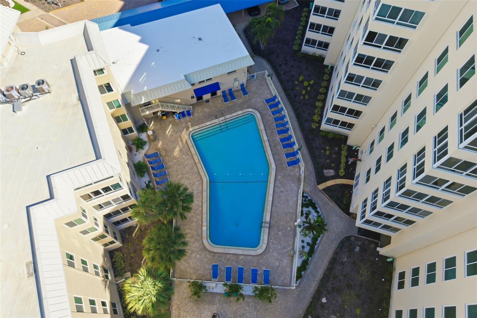 Image 29 of 46 For 5920 Midnight Pass Road 704