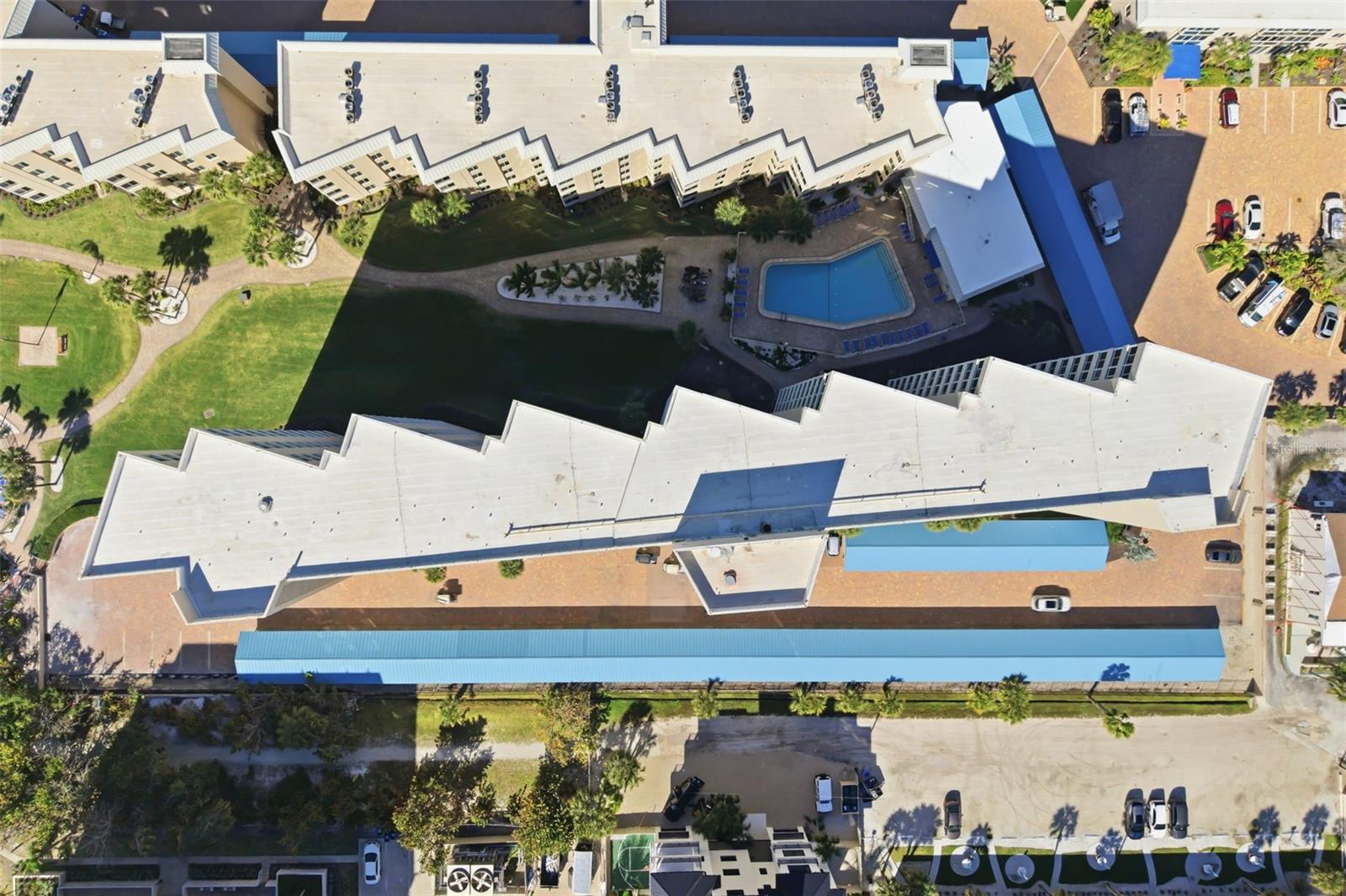 Image 35 of 46 For 5920 Midnight Pass Road 704