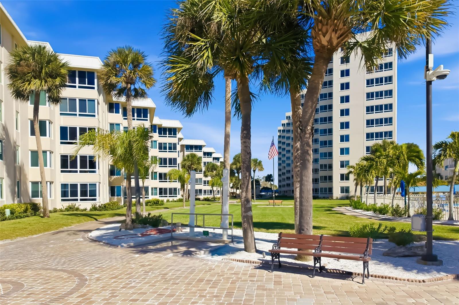 Image 40 of 46 For 5920 Midnight Pass Road 704