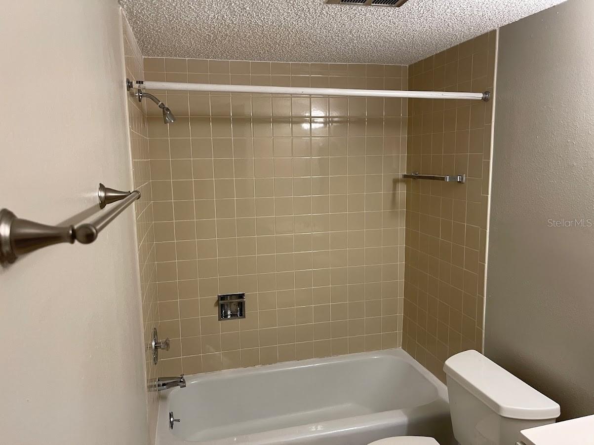 Image 14 of 40 For 2763 Woodgate Lane 111