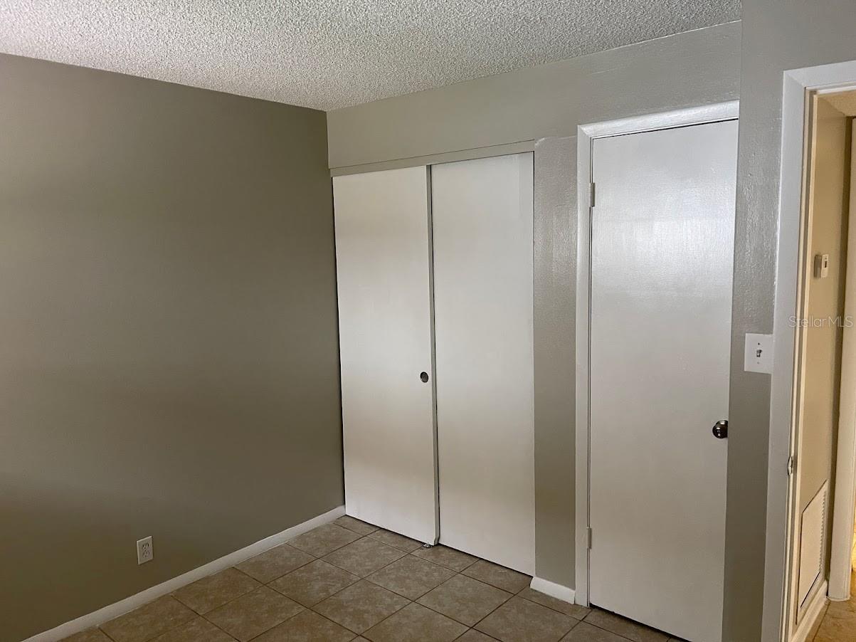 Image 19 of 40 For 2763 Woodgate Lane 111