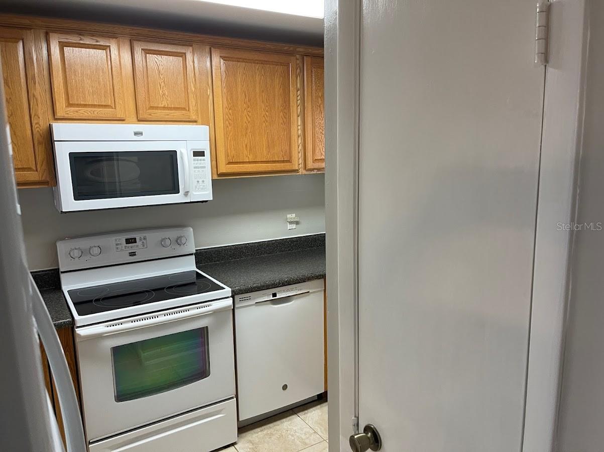 Image 20 of 40 For 2763 Woodgate Lane 111