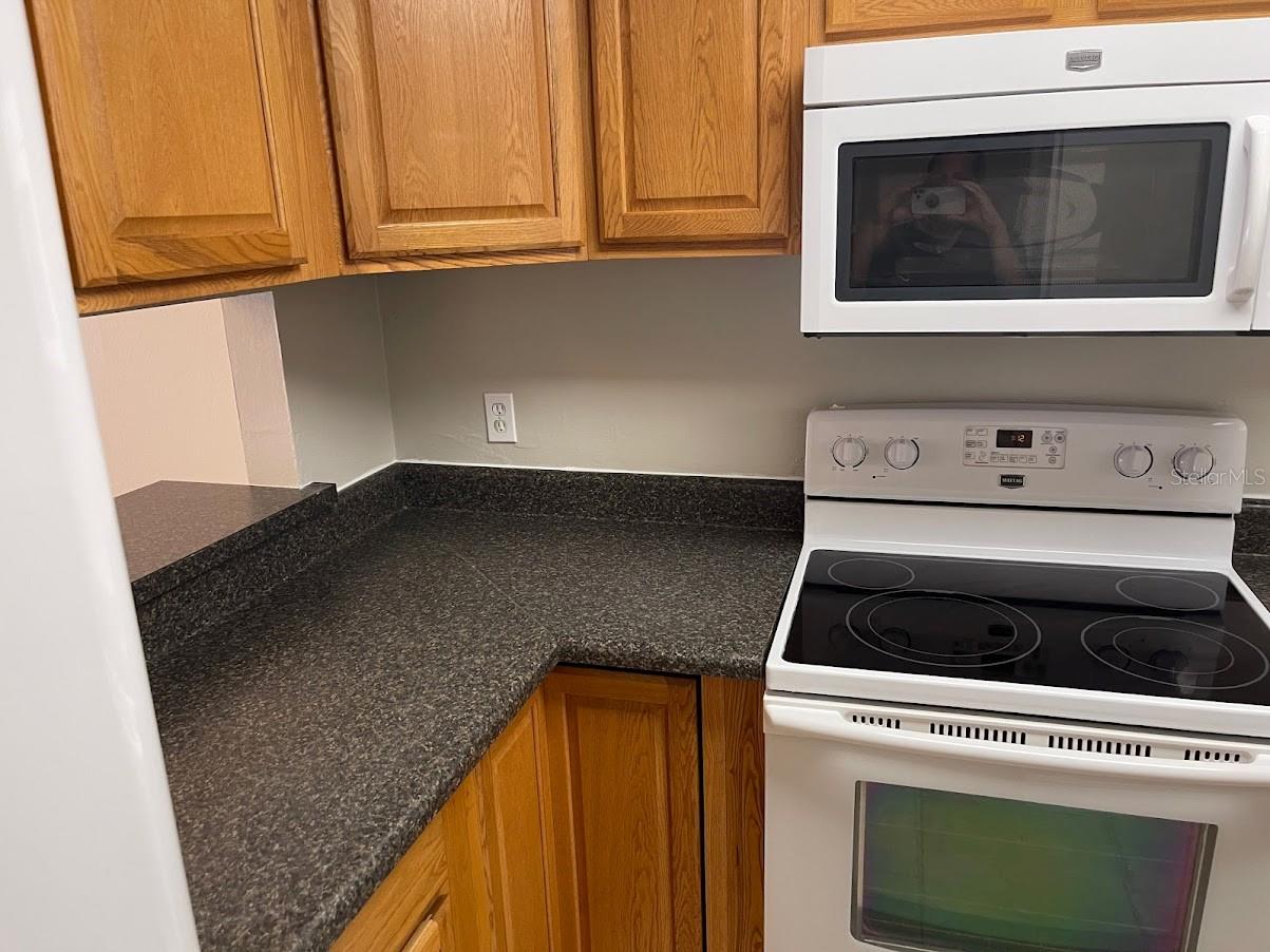 Image 21 of 40 For 2763 Woodgate Lane 111