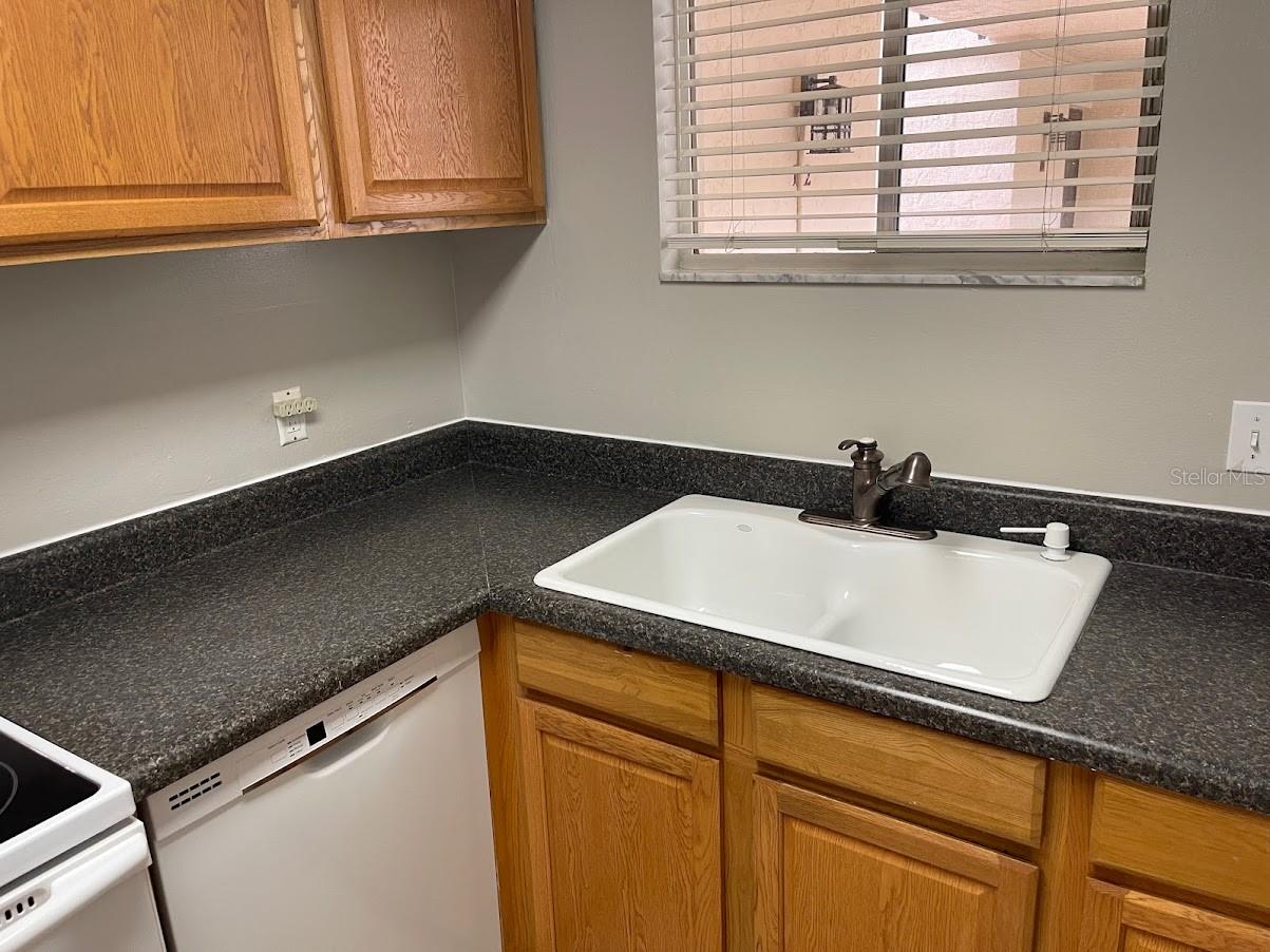 Image 22 of 40 For 2763 Woodgate Lane 111