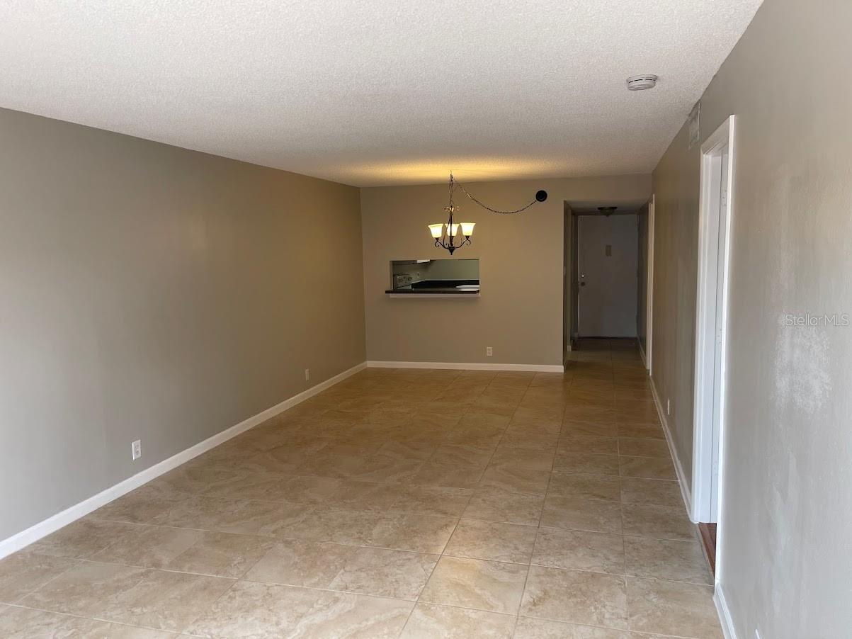 Image 3 of 40 For 2763 Woodgate Lane 111