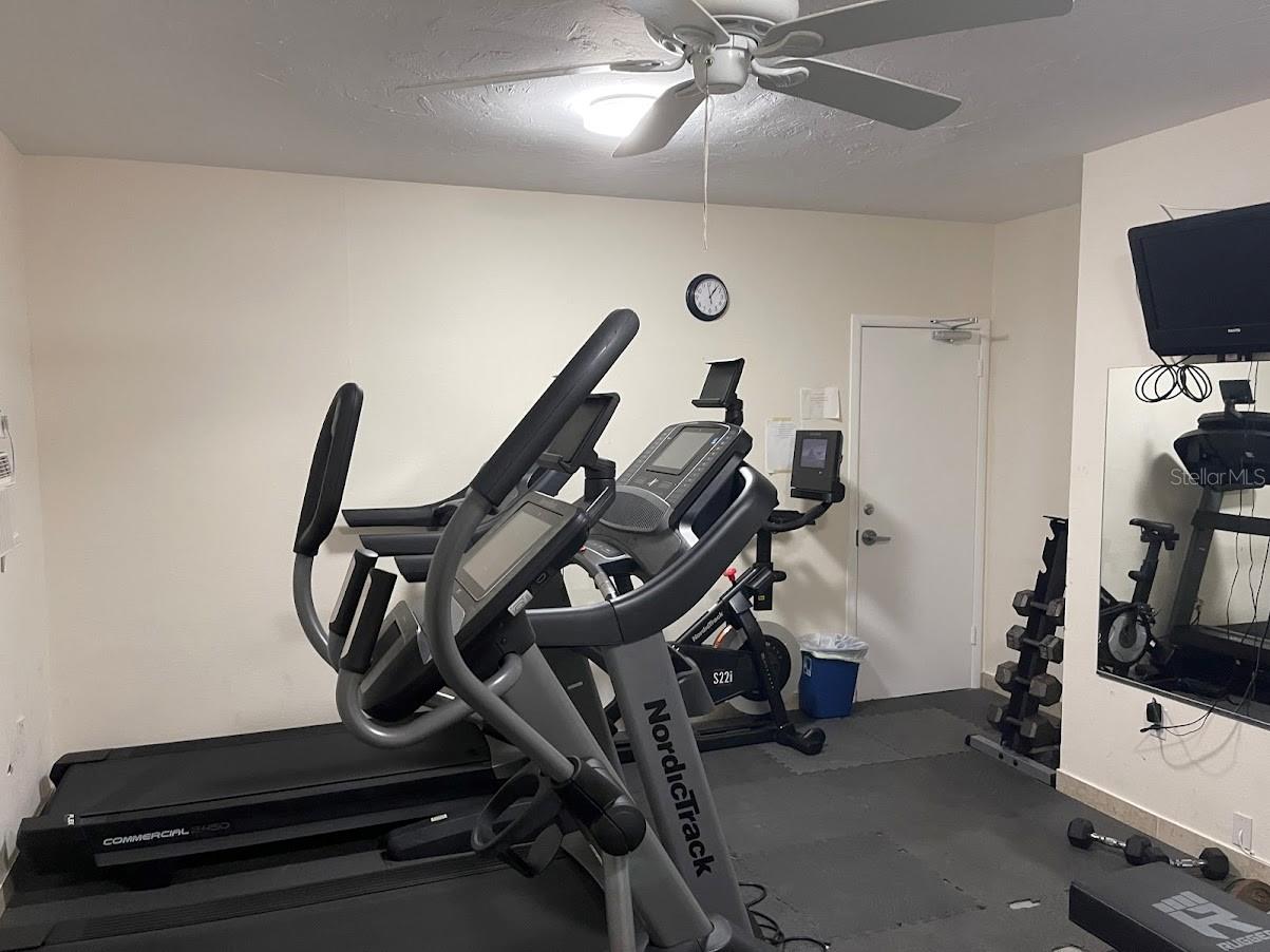 Image 30 of 40 For 2763 Woodgate Lane 111