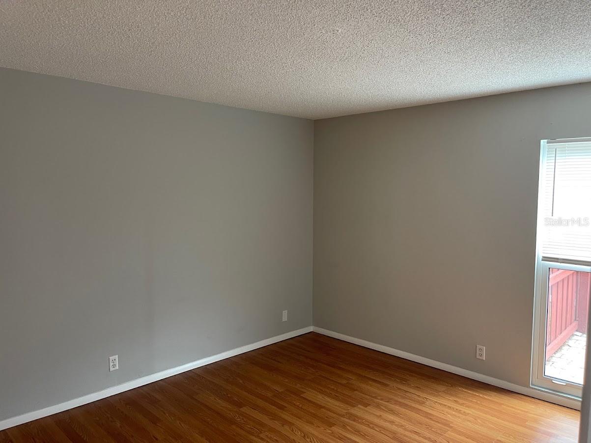 Image 7 of 40 For 2763 Woodgate Lane 111