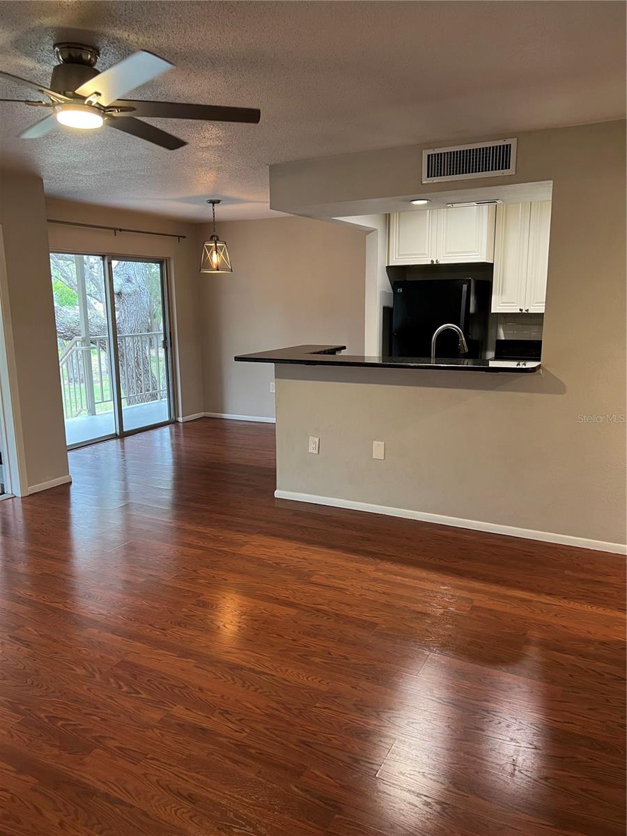 Image 16 of 29 For 4035 School Avenue D6