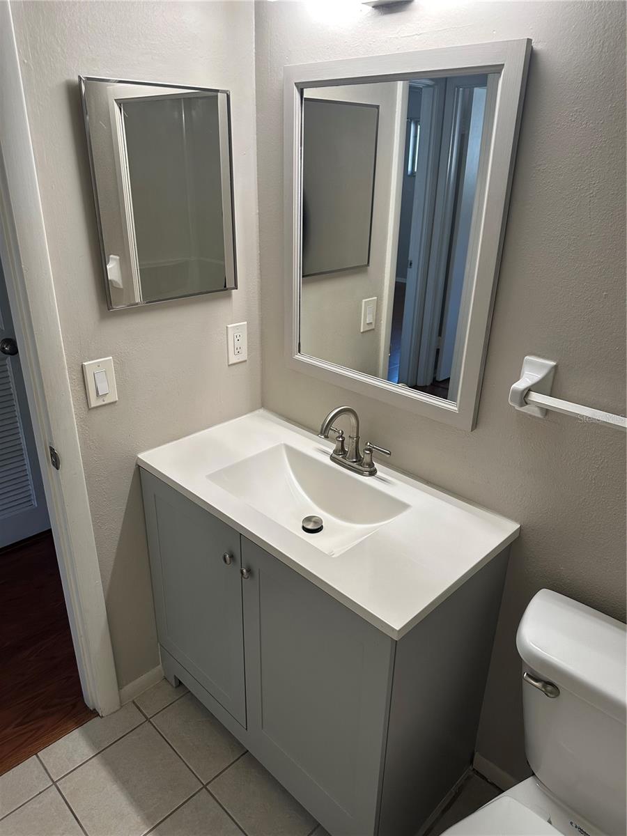 Image 25 of 29 For 4035 School Avenue D6