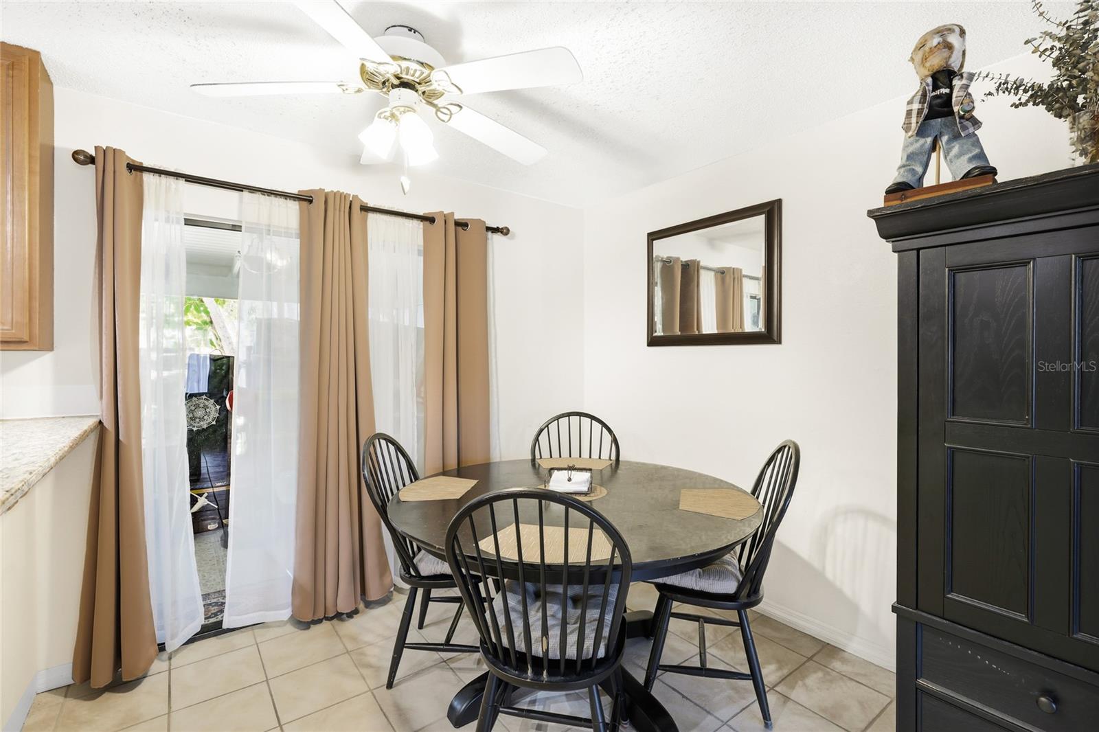 Image 15 of 43 For 4001 Beneva Road 305