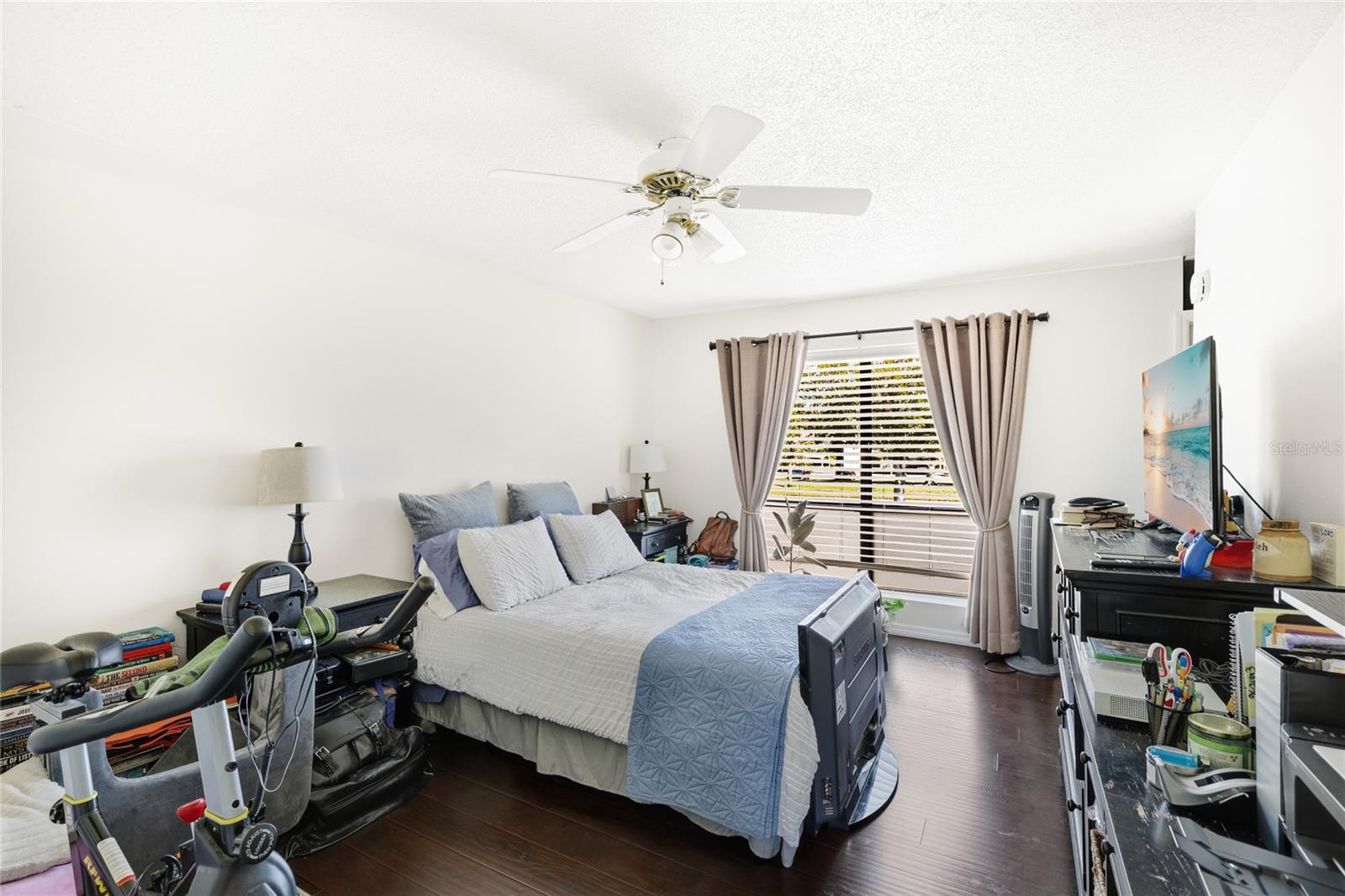 Image 16 of 43 For 4001 Beneva Road 305