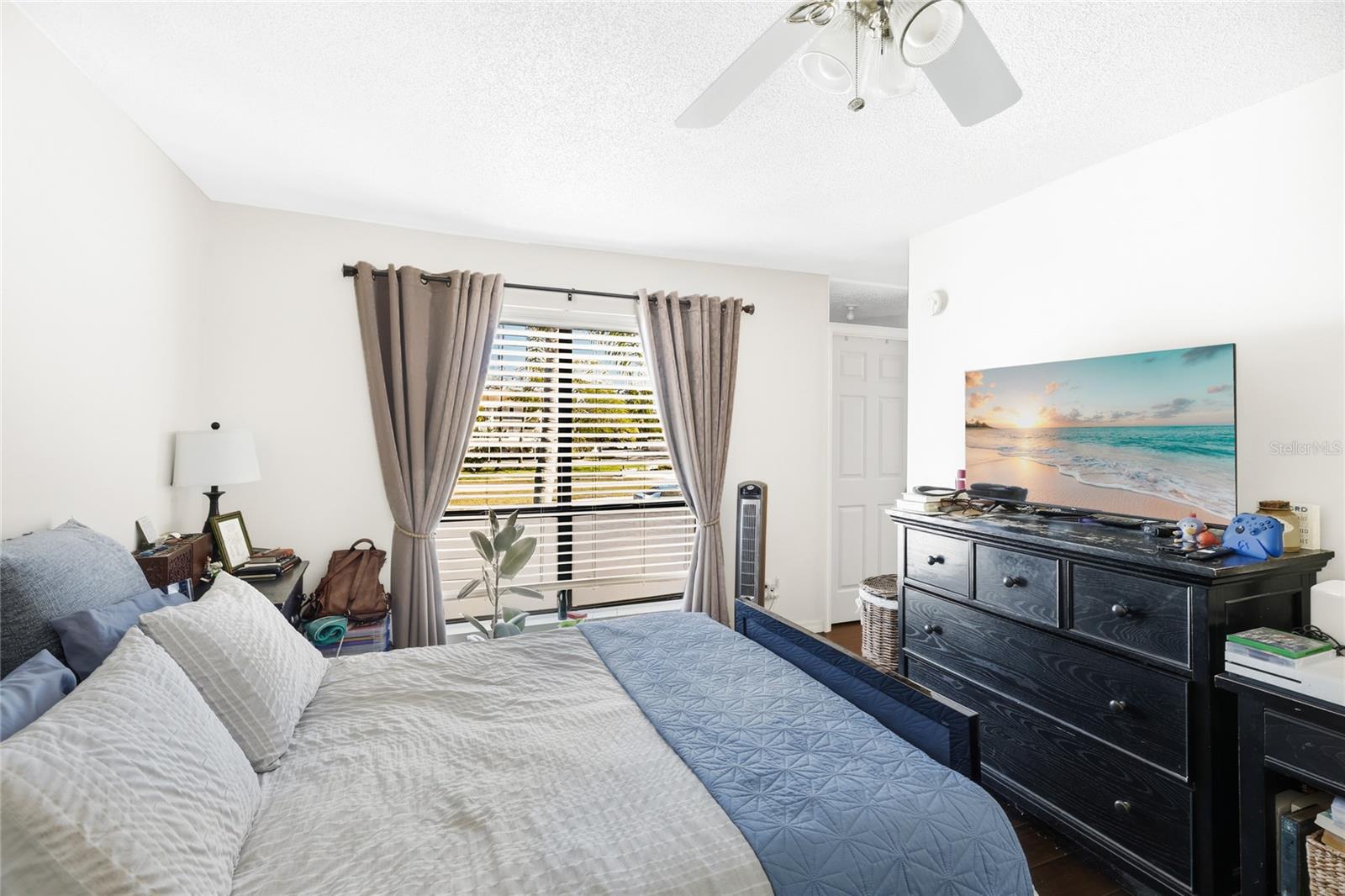 Image 17 of 43 For 4001 Beneva Road 305