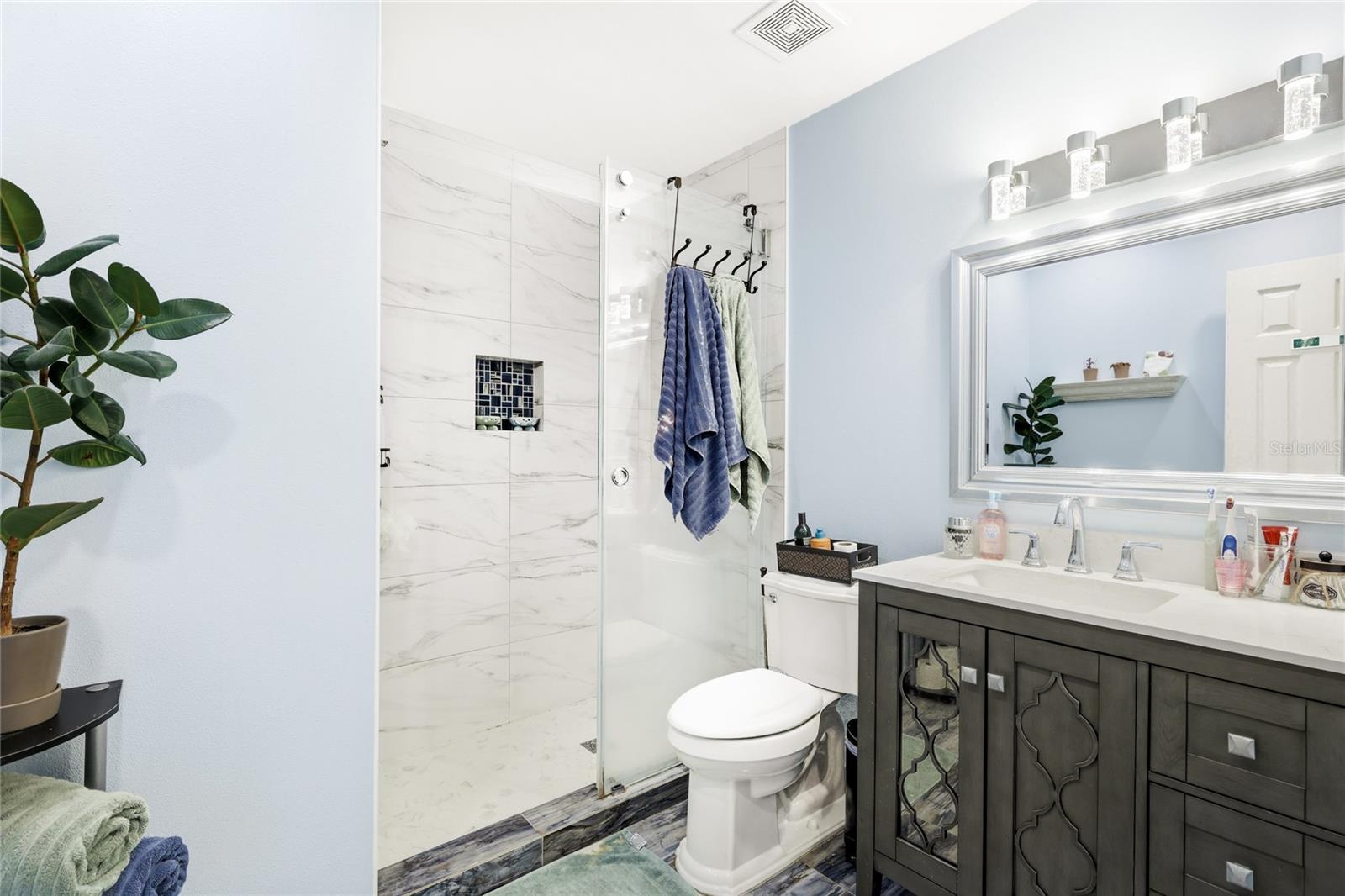 Image 24 of 43 For 4001 Beneva Road 305