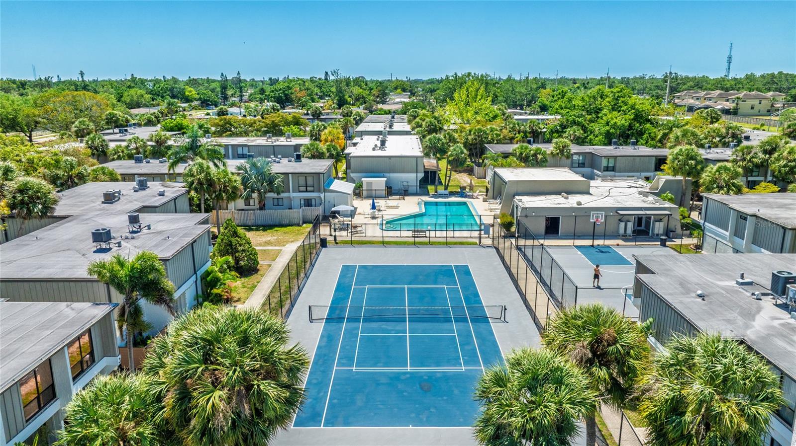 Image 37 of 43 For 4001 Beneva Road 305