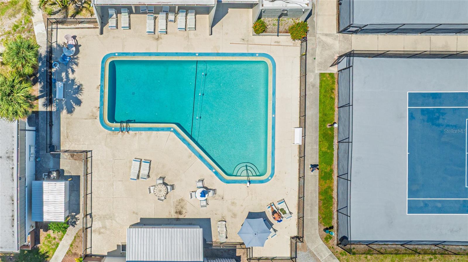 Image 38 of 43 For 4001 Beneva Road 305