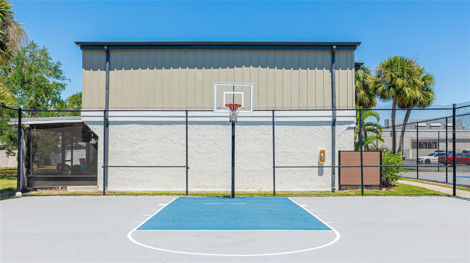 Image 40 of 43 For 4001 Beneva Road 305