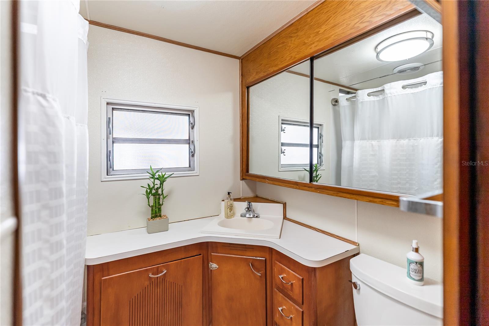 Image 6 of 45 For 1100 University Parkway