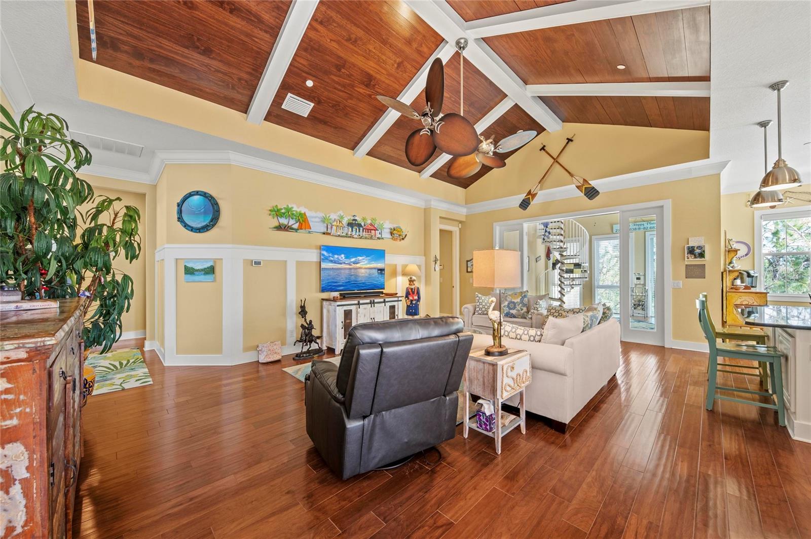 Image 11 of 100 For 267 Sapphire Lake Drive 202