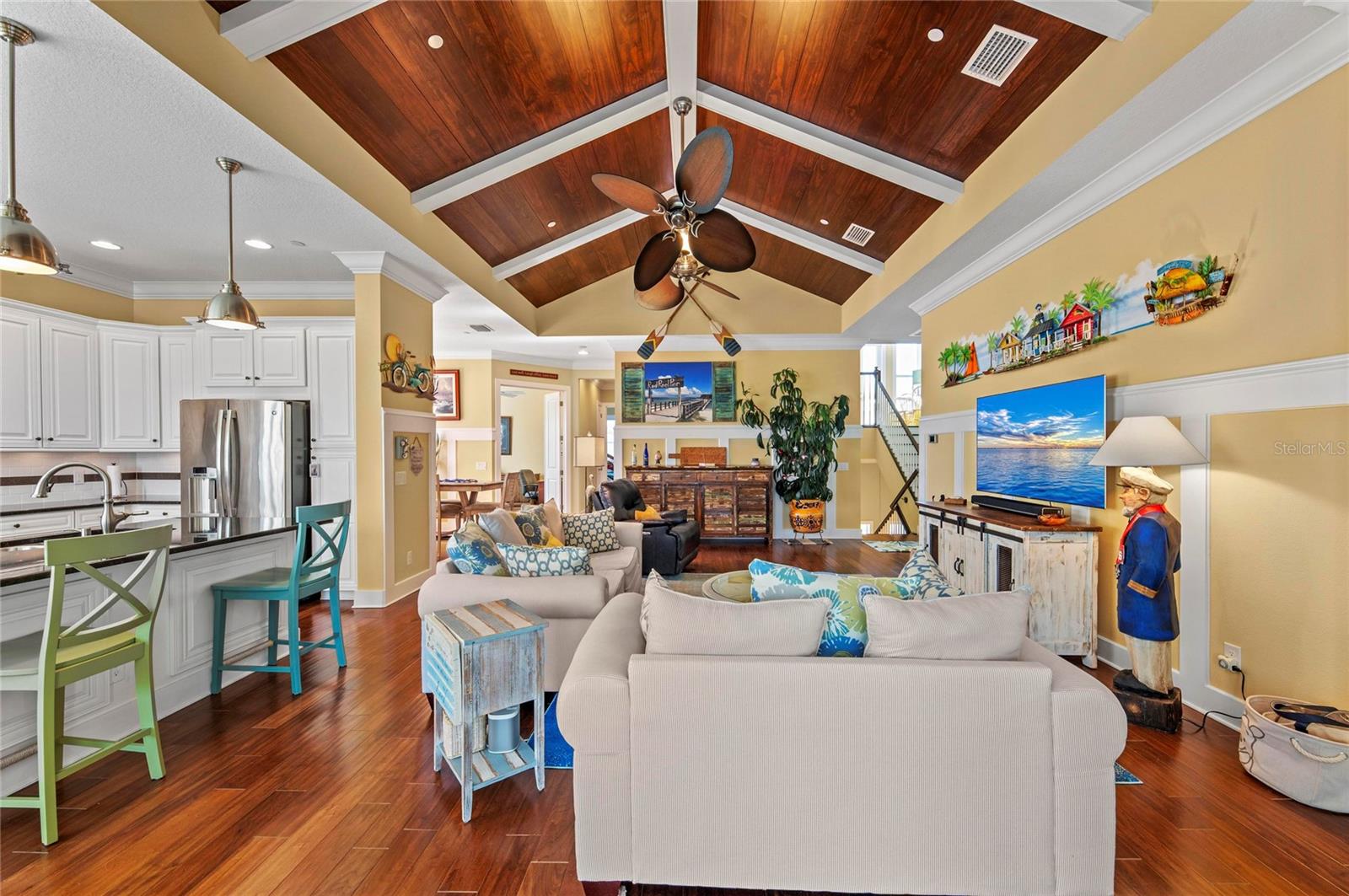 Image 14 of 100 For 267 Sapphire Lake Drive 202