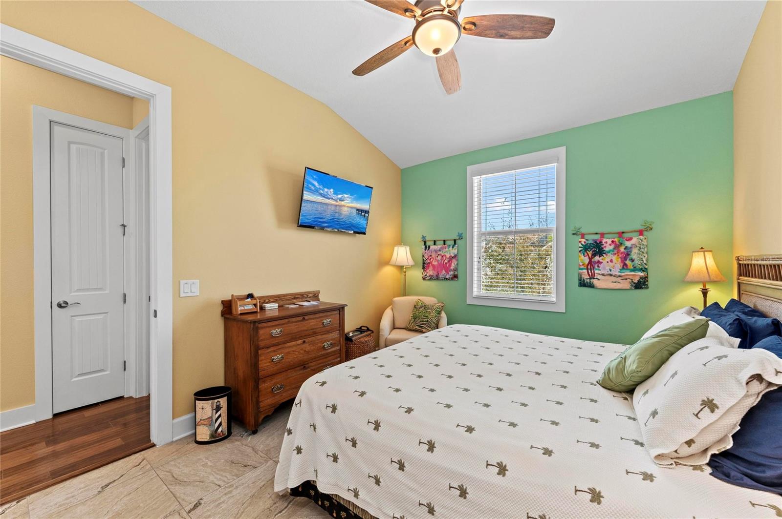 Image 32 of 100 For 267 Sapphire Lake Drive 202