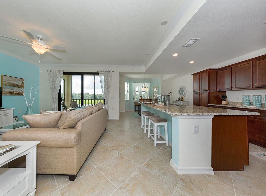 Image 12 of 30 For 16904 Vardon Terrace 202