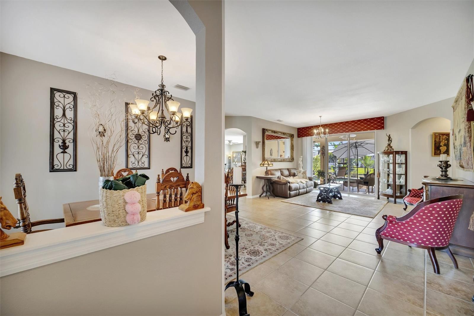 Image 11 of 87 For 1371 Western Pine Circle