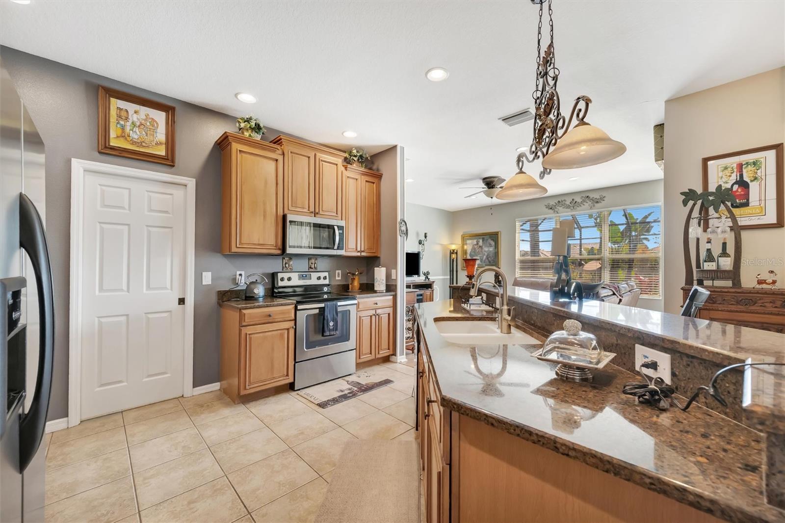 Image 35 of 87 For 1371 Western Pine Circle