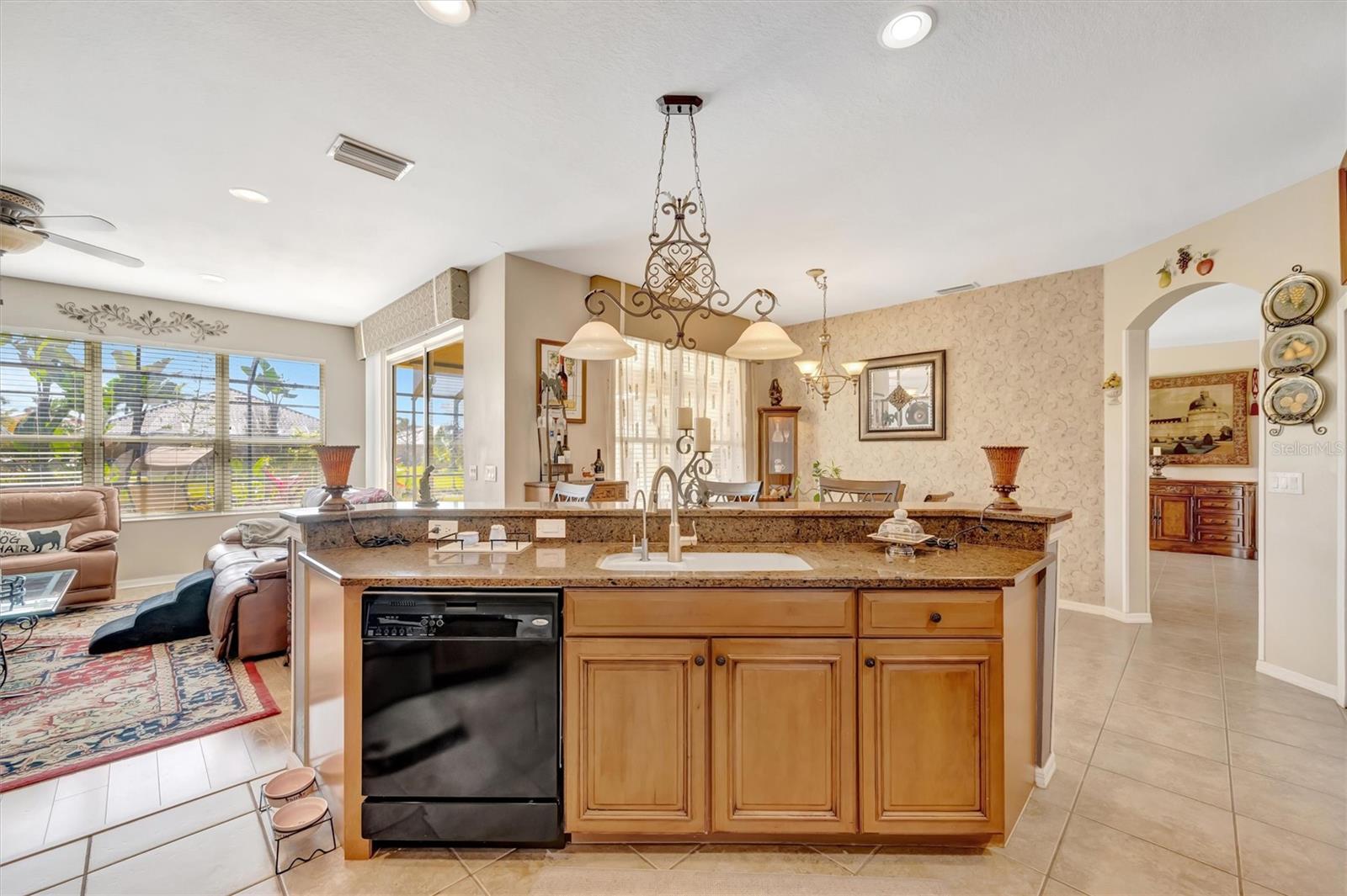 Image 37 of 87 For 1371 Western Pine Circle