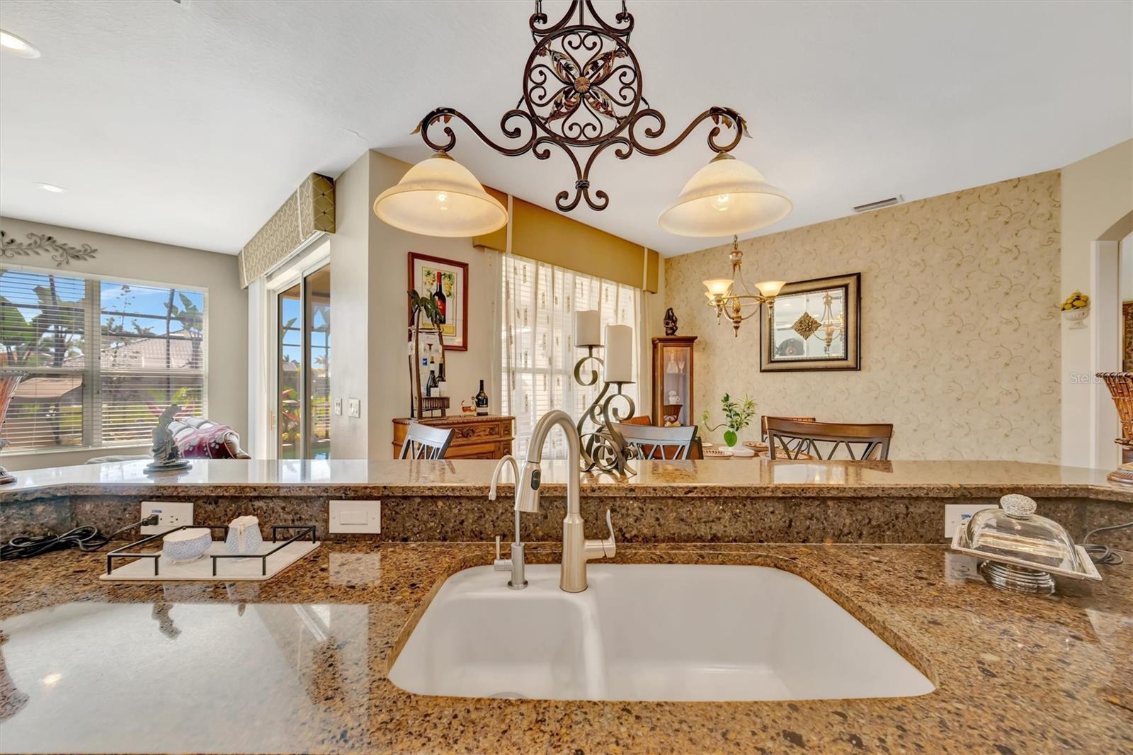 Image 40 of 87 For 1371 Western Pine Circle