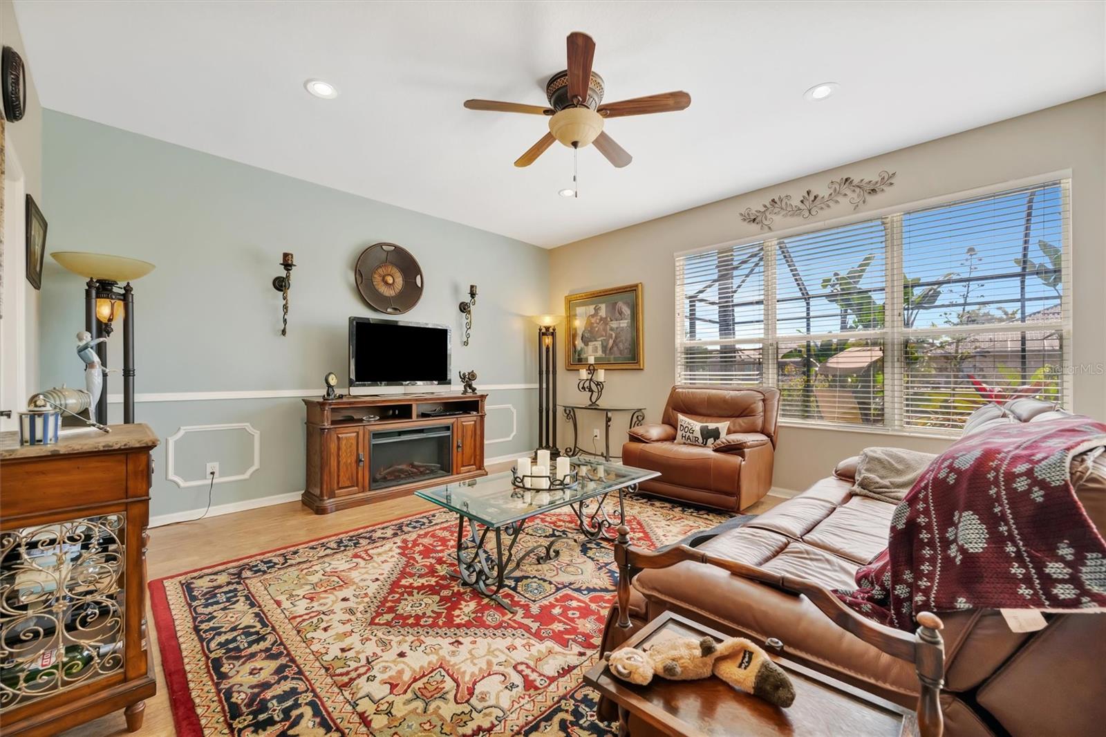 Image 44 of 87 For 1371 Western Pine Circle