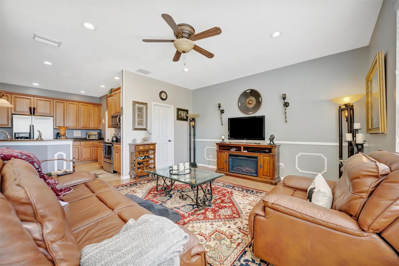 Image 49 of 87 For 1371 Western Pine Circle