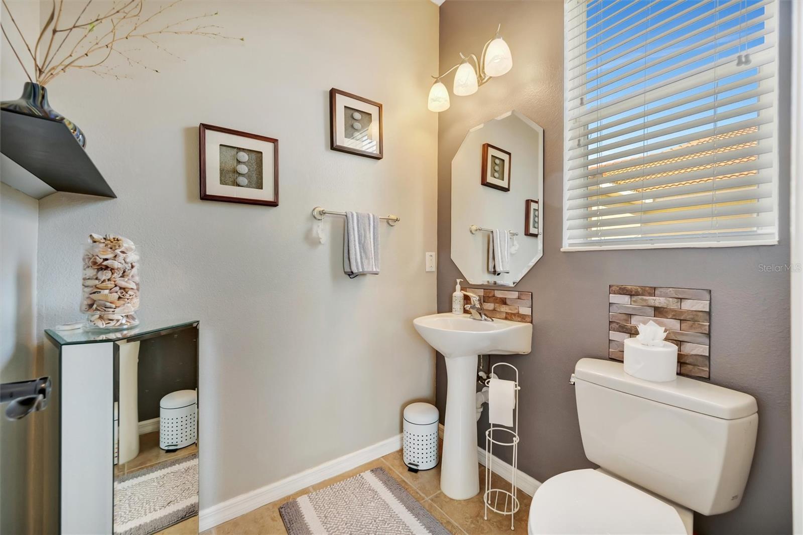 Image 50 of 87 For 1371 Western Pine Circle