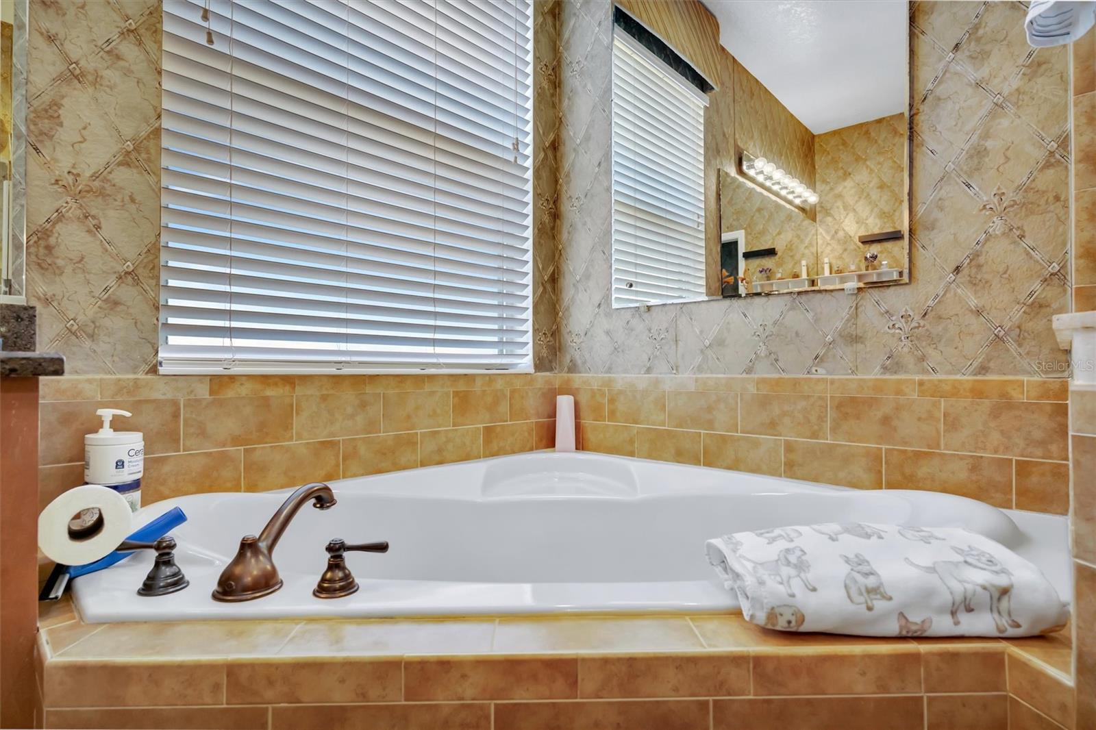 Image 67 of 87 For 1371 Western Pine Circle