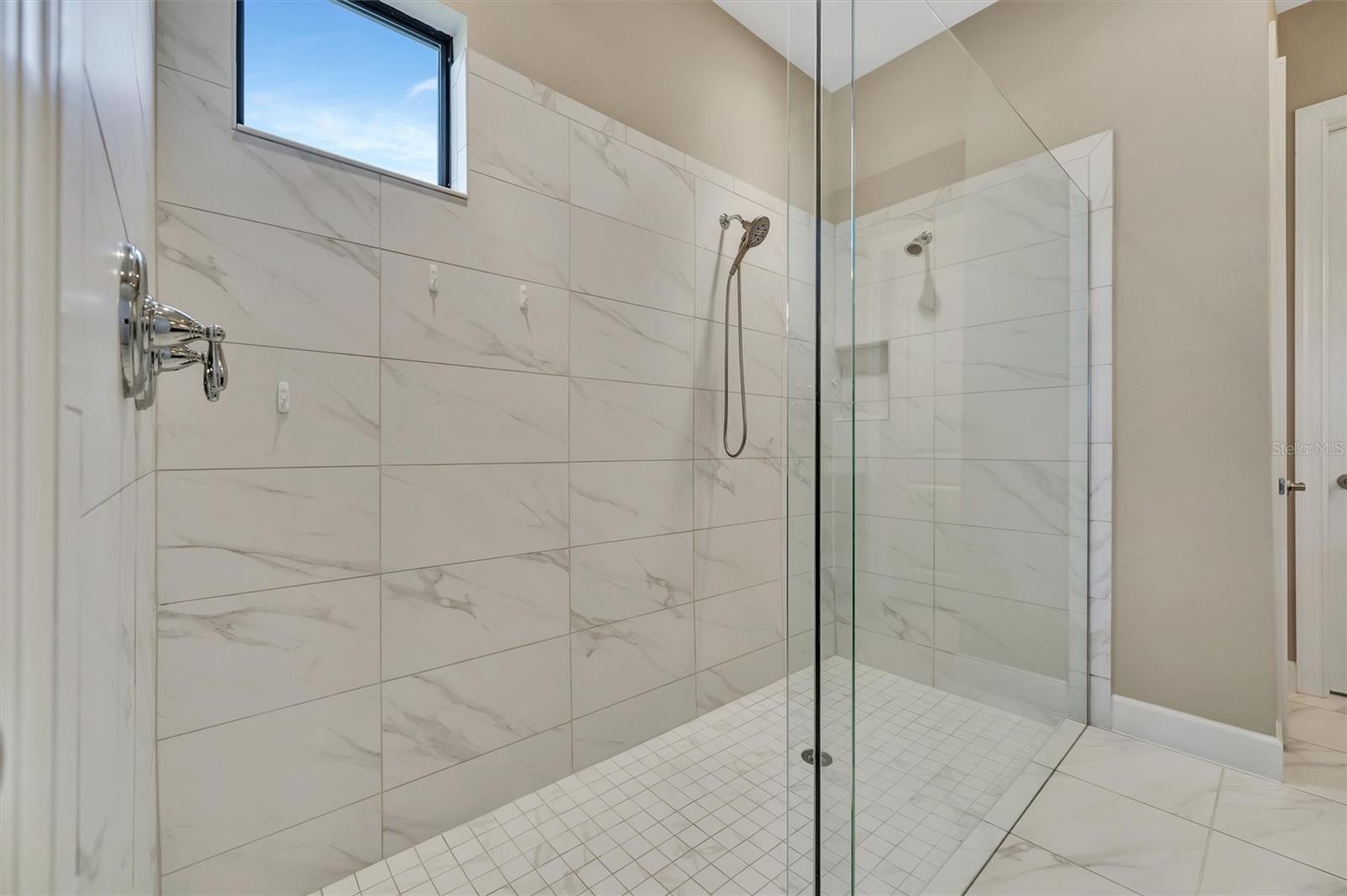 Image 43 of 63 For 10131 Craftsman Park Way