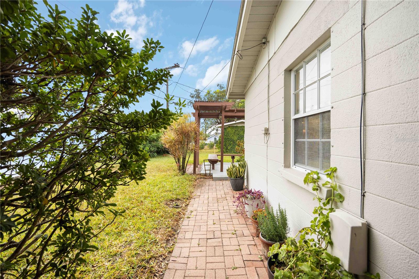 Image 26 of 33 For 7332 Broughton Street