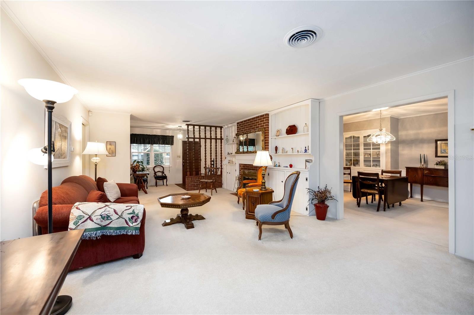 Image 3 of 33 For 7332 Broughton Street