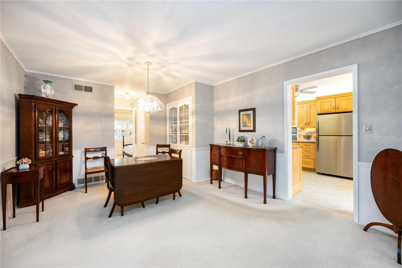 Image 7 of 33 For 7332 Broughton Street