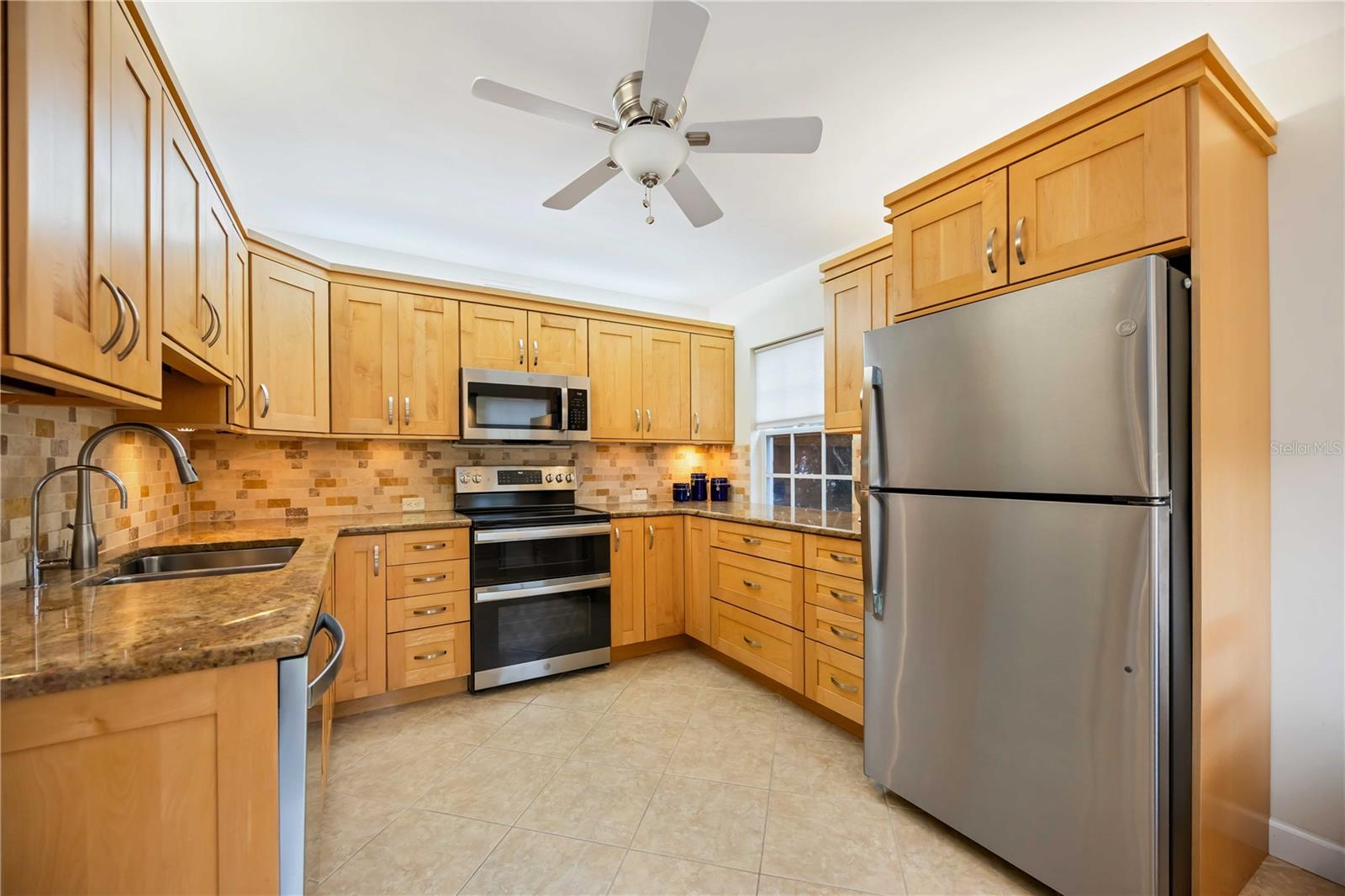 Image 9 of 33 For 7332 Broughton Street