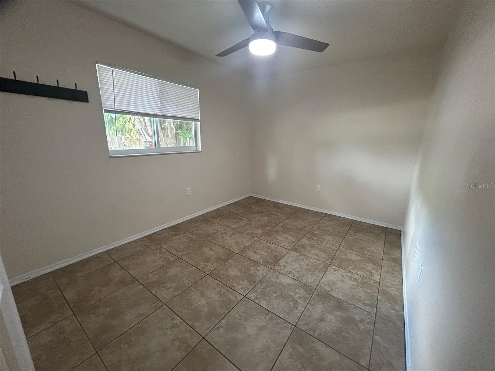 Image 10 of 17 For 1015 61st Avenue Drive E