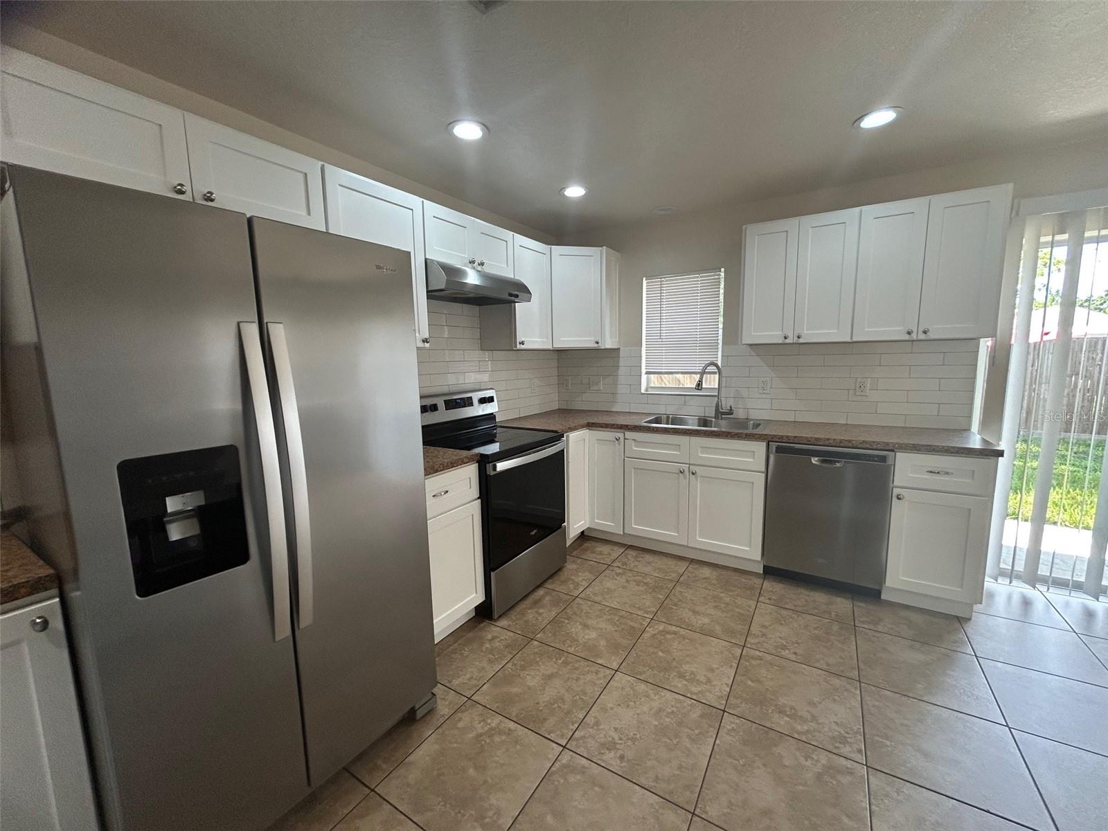 Image 4 of 17 For 1015 61st Avenue Drive E