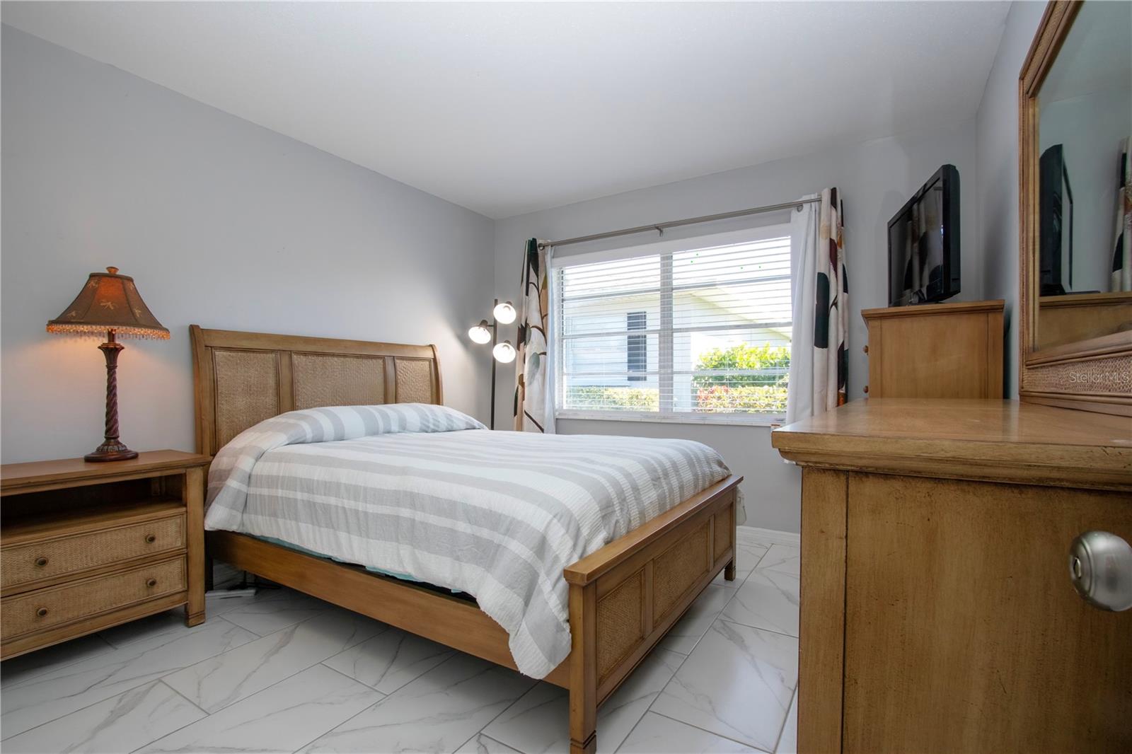 Image 38 of 62 For 2115 9th Avenue W 2a