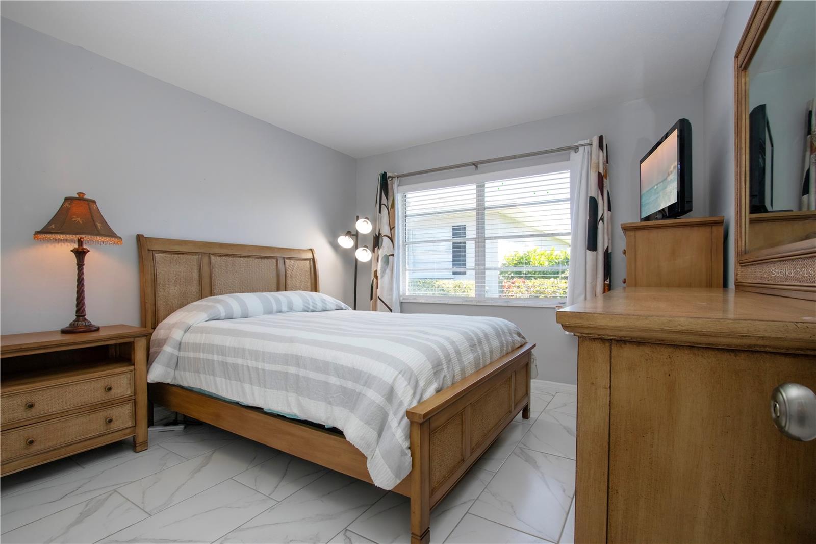 Image 39 of 62 For 2115 9th Avenue W 2a