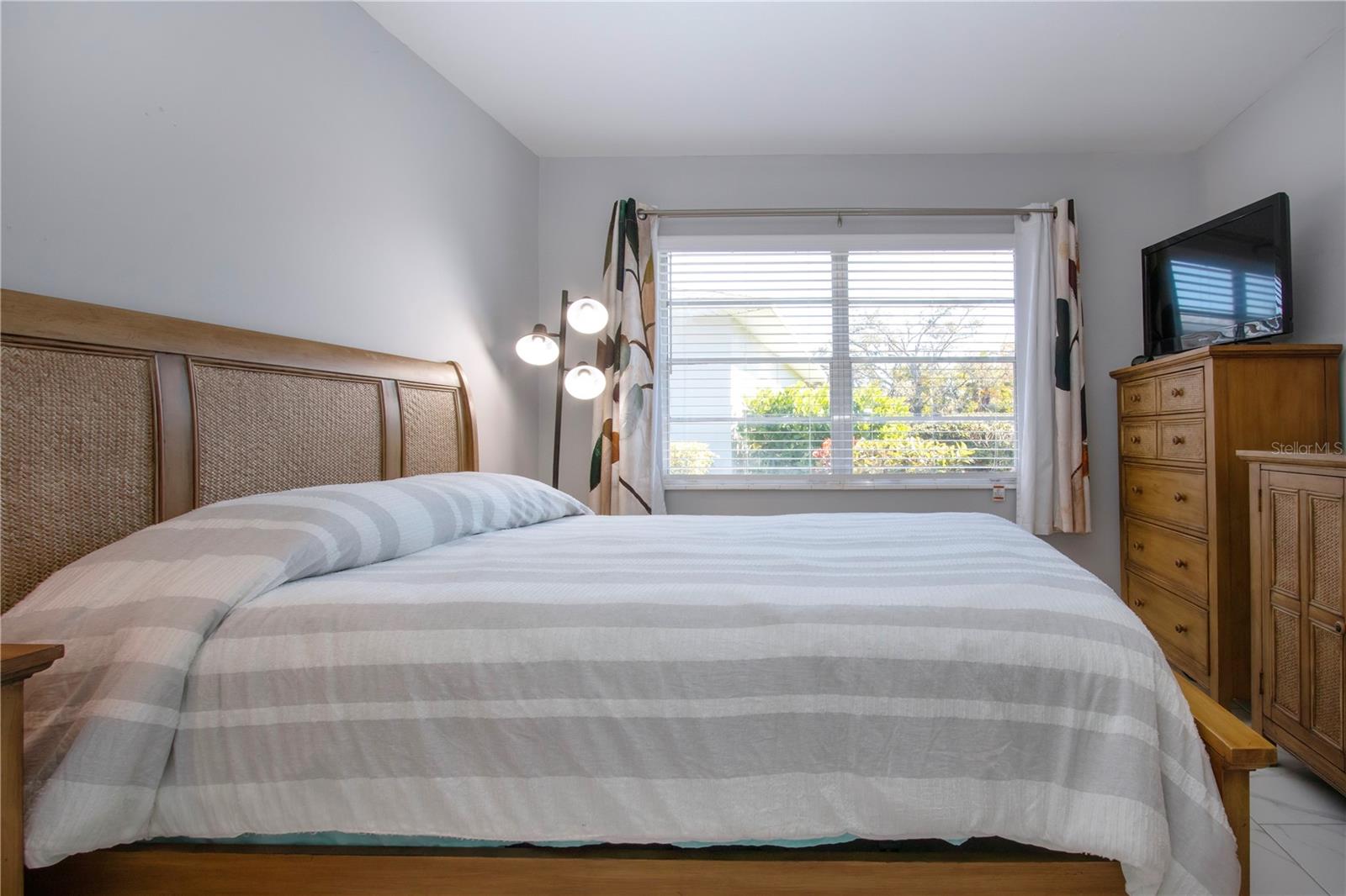 Image 40 of 62 For 2115 9th Avenue W 2a