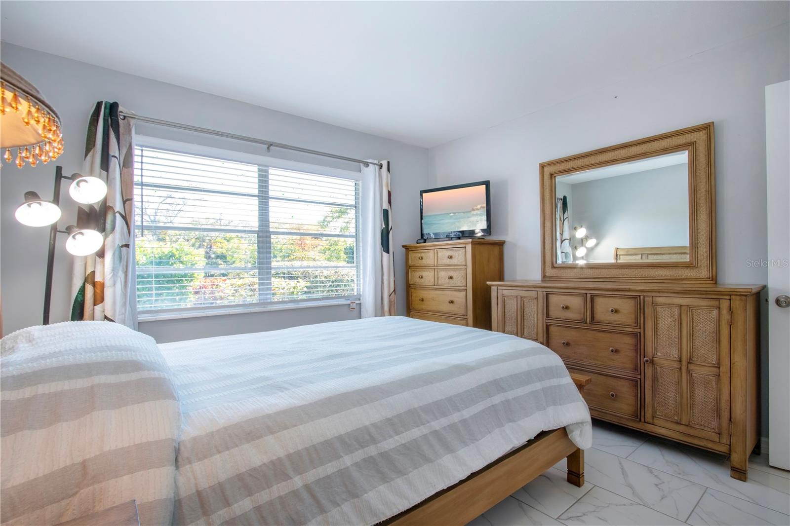 Image 44 of 62 For 2115 9th Avenue W 2a